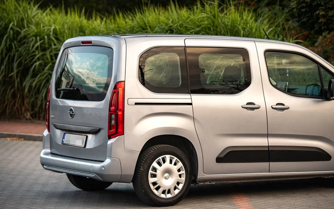 Opel Combo cena 46500 przebieg: 175000, rok produkcji 2019 z Tomaszów Mazowiecki małe 379